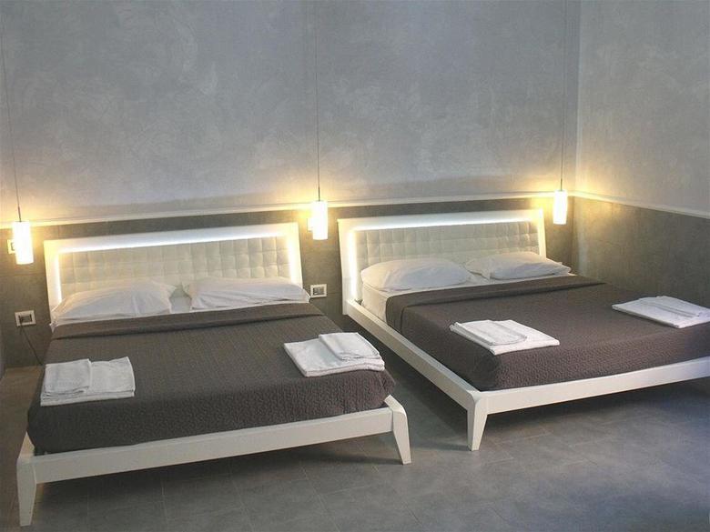 Bed & Breakfast Covo Degli Angioini - Town House Suites