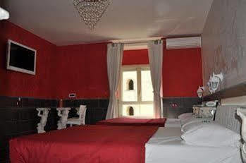 Bed & Breakfast Covo Degli Angioini - Town House Suites