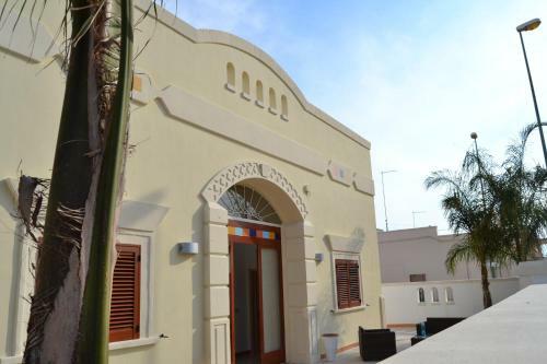Hostal Affittacamere Torre Lapillo