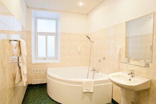 City Hotel Teater