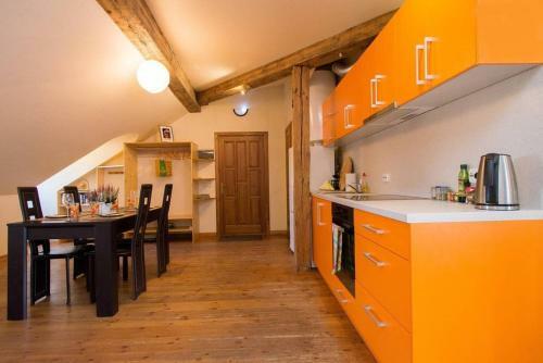 Apartamento Rustic Penthouse In Old Town Riga