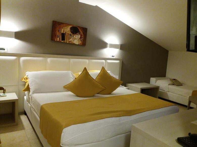 Artemisia Palace Hotel