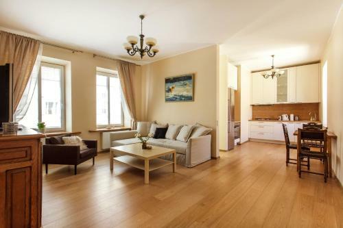 Luxurious And Stylish Old Town Apartment