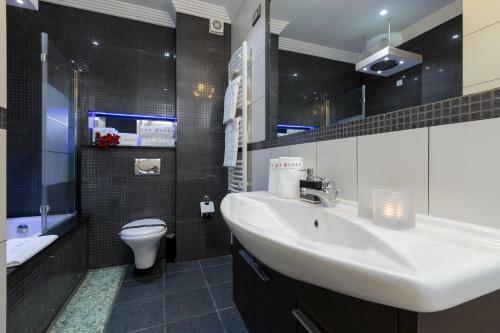 The Queen Luxury Apartments - Villa Cortina