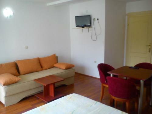 Apartments Smakoski