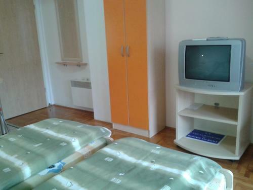 Lazo's Apartments