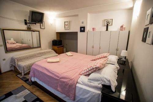 Apartment Tilevi