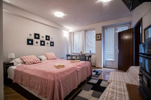 Apartment Tilevi