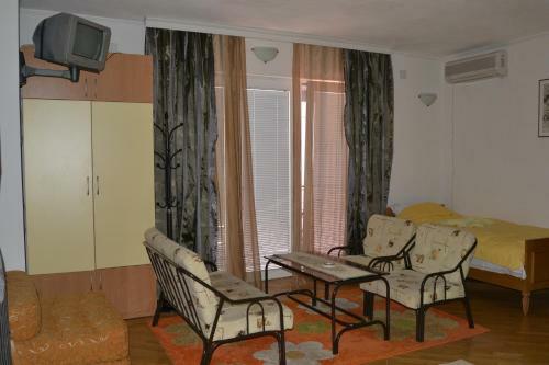 Apartment Tilevi