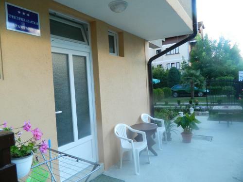 Din Apartments