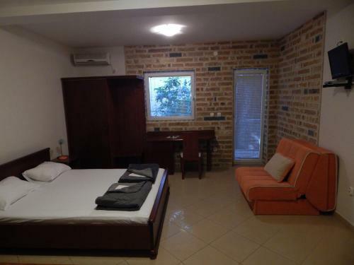 Contessa Apartments