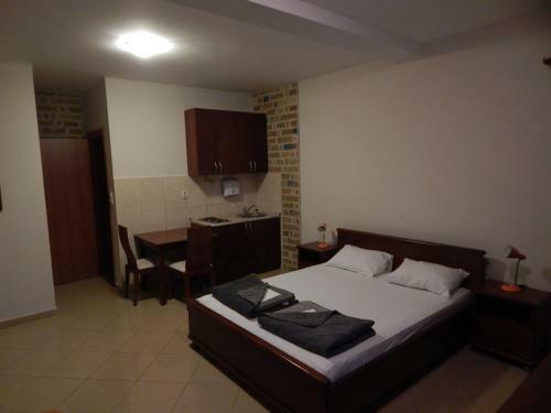 Contessa Apartments