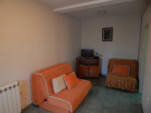 Contessa Apartments
