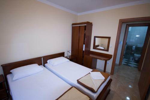 Contessa Apartments