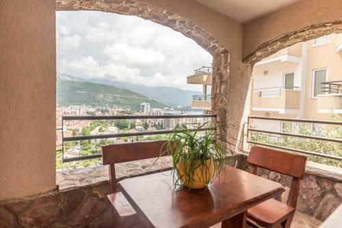 Contessa Apartments