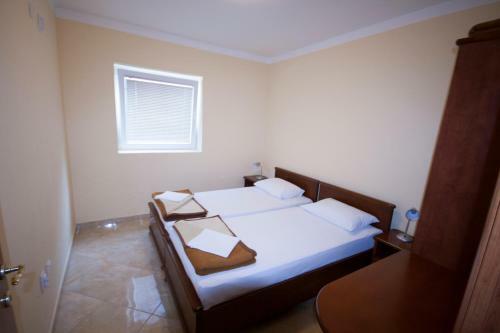 Contessa Apartments