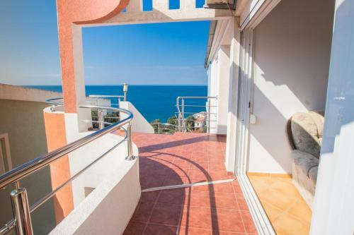 Aparthotel Apartments De Lara