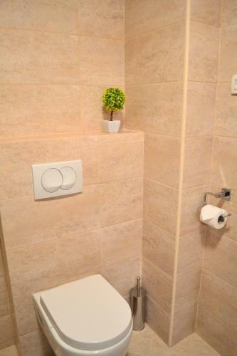 Crystal Apartment 2