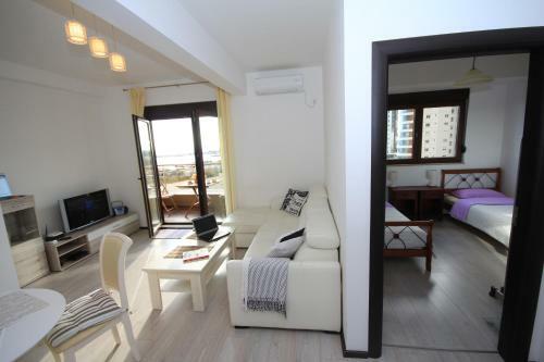 Karina Apartment