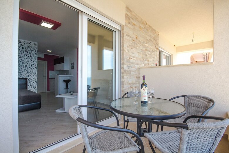 Apartments Piano