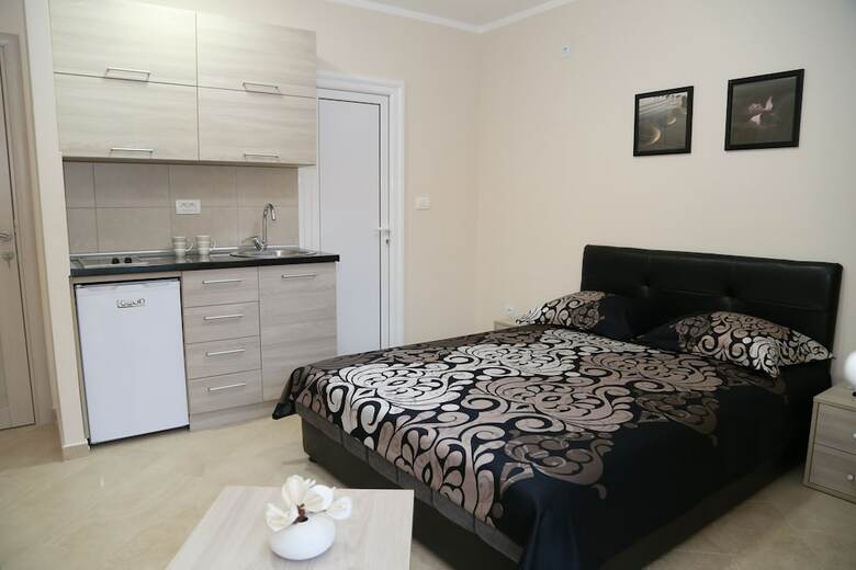 Apartments Piano