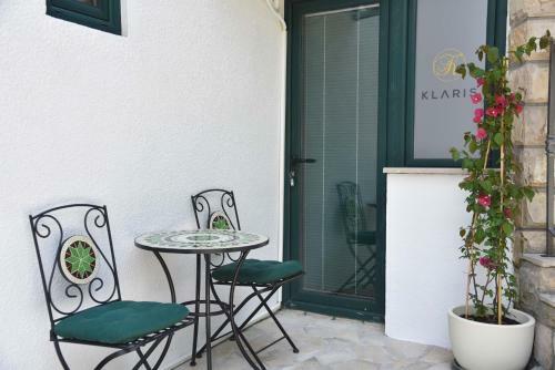 Apartamentos Klaris Guest House