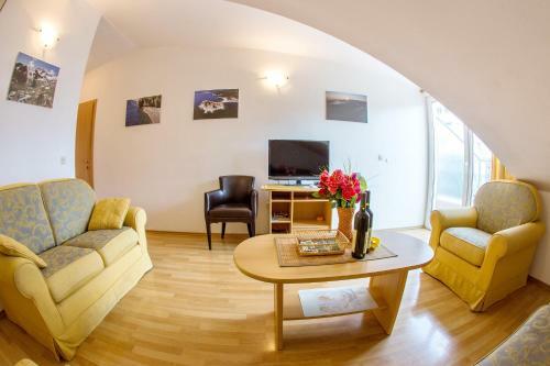 Apartments Luka