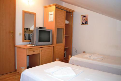 Apartments Luka