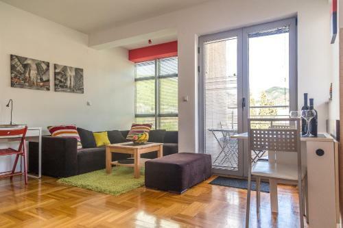 Apartments J & M