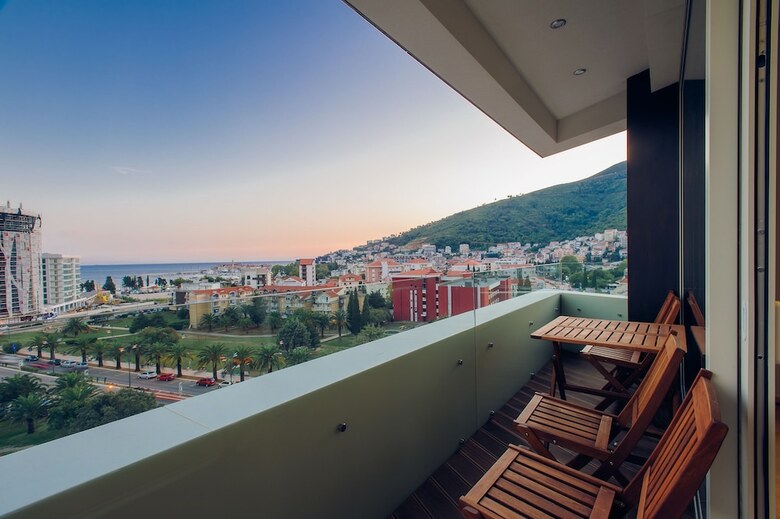 Sky View Luxury Apartments