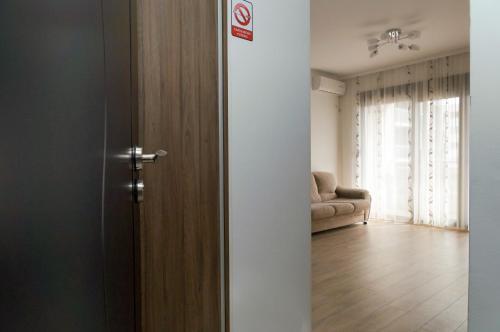 Apartment Pansy