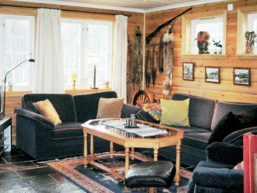 Three-bedroom Holiday Home In Hovden 1