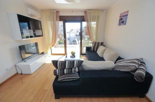Apartments Maini
