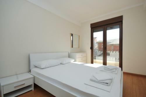 Apartments Maini