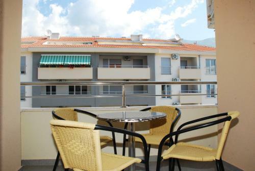 Azzuro Lux Apartments