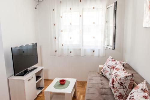 Azzuro Lux Apartments