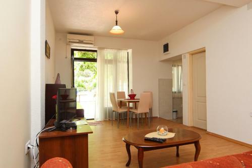 Hostal Savija Becici Rooms