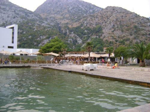Apartments Popovic-risan