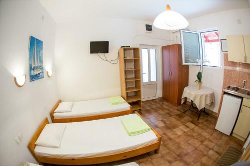 Hostal Guest House Mira