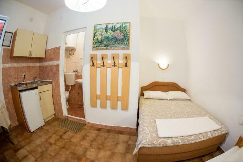 Hostal Guest House Mira