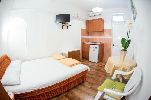 Hostal Guest House Mira