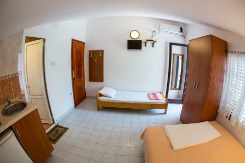 Hostal Guest House Mira