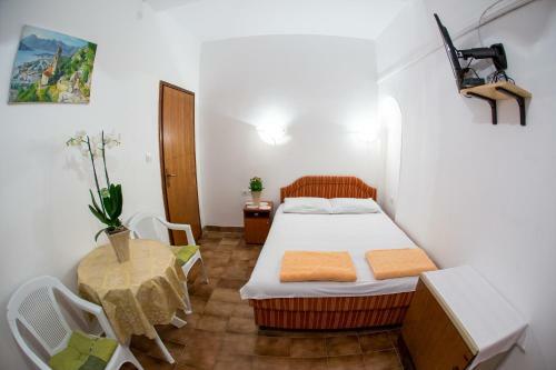 Hostal Guest House Mira