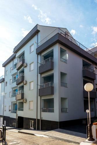 Apartmani Barovi? Be?i?i