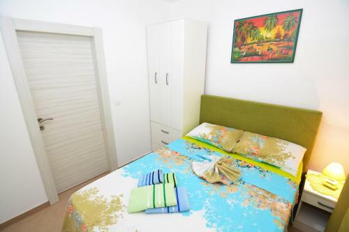 Hostal Holiday Home Cattaro