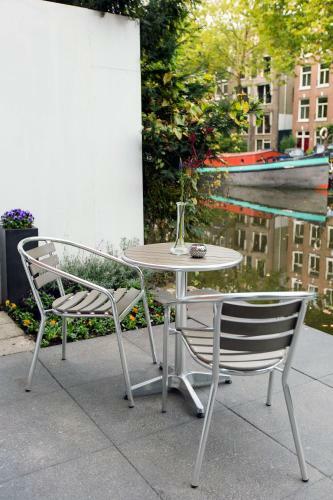 Amsterdam Canal Hotel