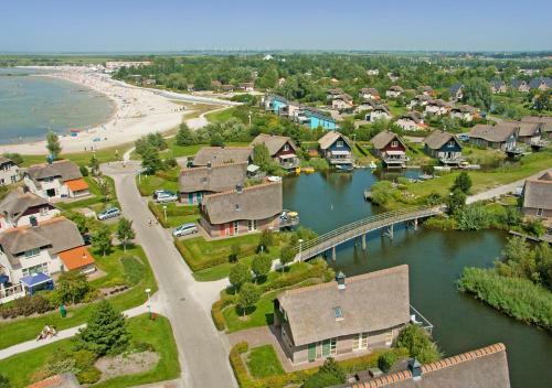 Beach Resort Makkum Bungalows