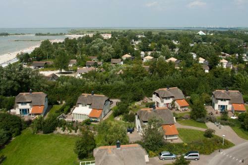 Beach Resort Makkum Bungalows