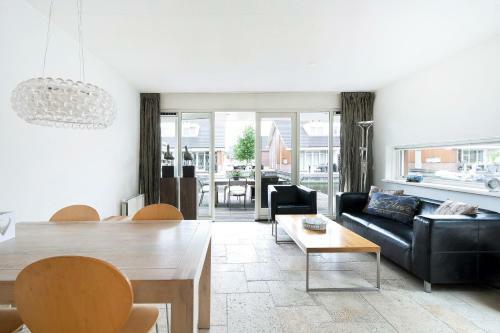 Lodge Boathouse Suburban Amsterdam