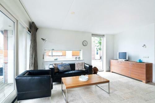 Lodge Boathouse Suburban Amsterdam